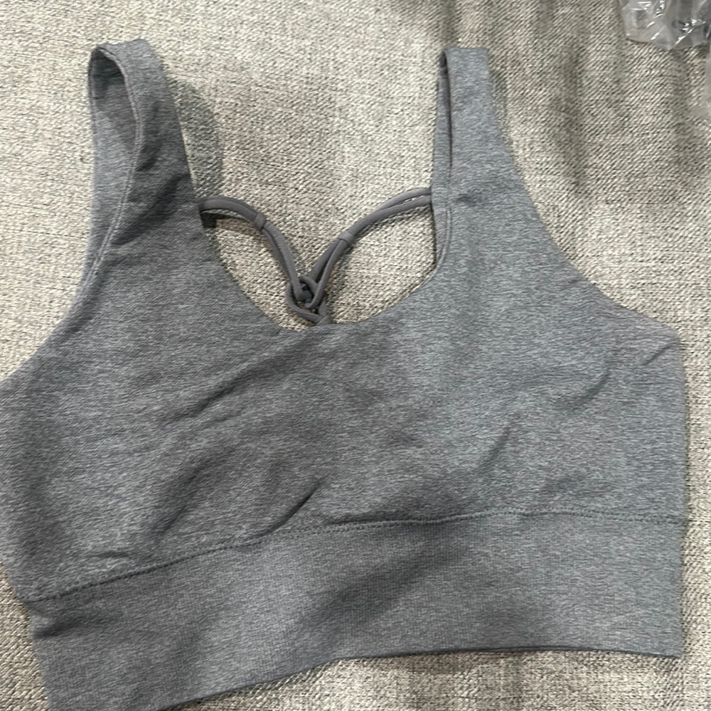 Pro-fit sports bra workout size medium gray
